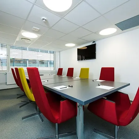 第一维多利亚酒店 4* 哈马尔