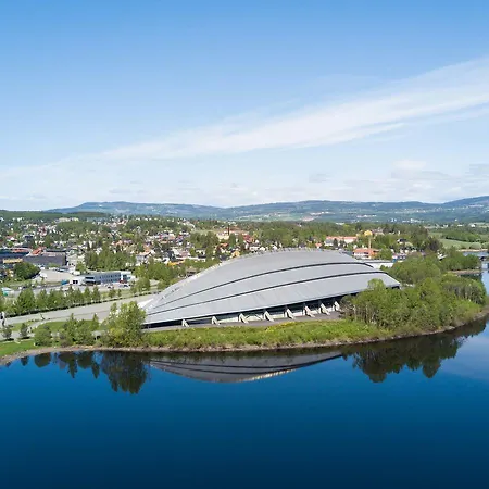 第一维多利亚酒店 4* 哈马尔